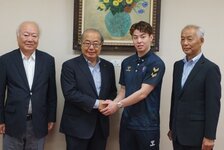 パリオリンピック　ハンドボール男子日本代表　安平光佑選手　県庁表敬